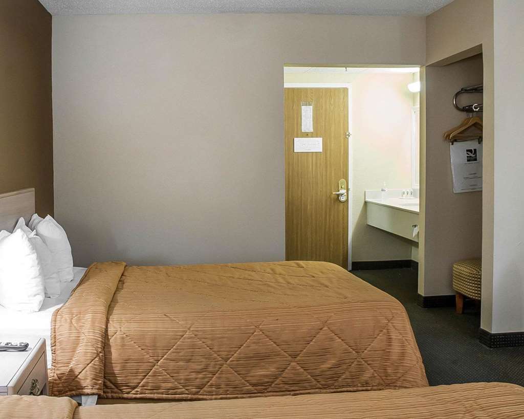 Quality Inn Near Six Flags St. Louis Pacific Стая снимка