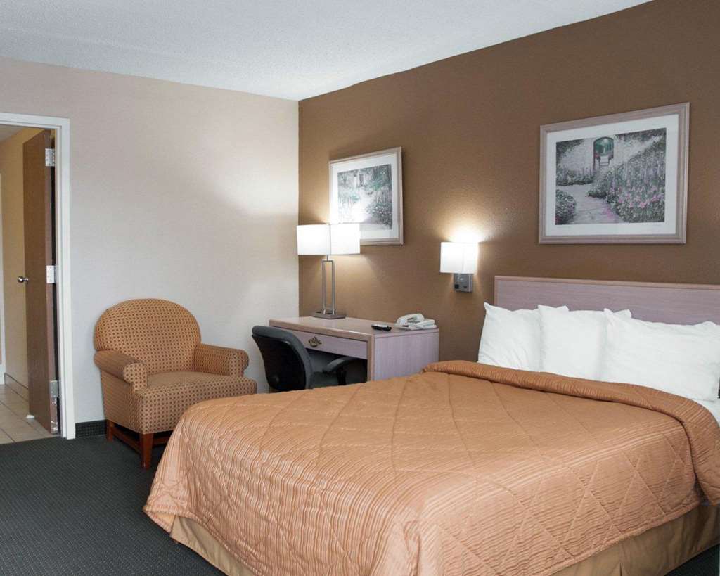 Quality Inn Near Six Flags St. Louis Pacific Стая снимка